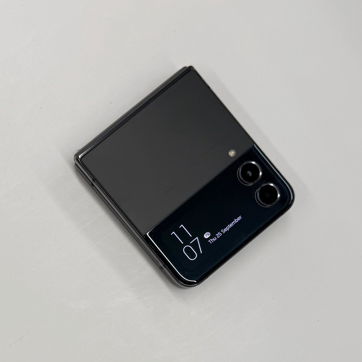 Samsung Galaxy Z Flip 4 256GB Graphite T8117