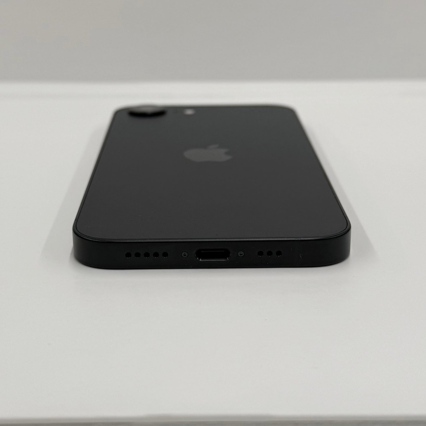 iPhone 16e 128GB Black T8093