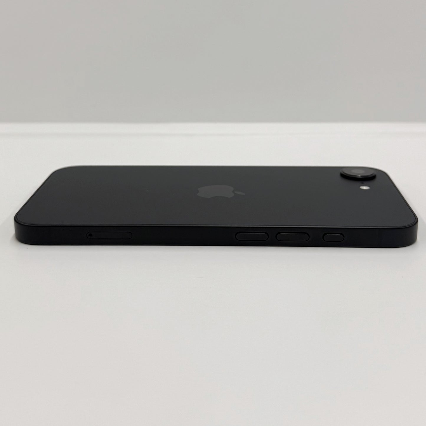 iPhone 16e 128GB Black T8093
