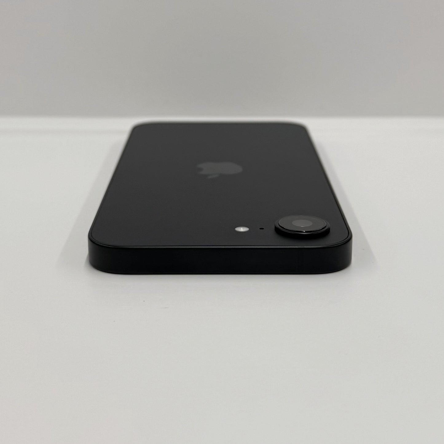 iPhone 16e 128GB Black T8093