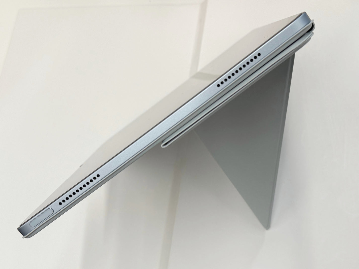 iPad Air 13-Inch (M3) 256GB Blue A3268 T8101