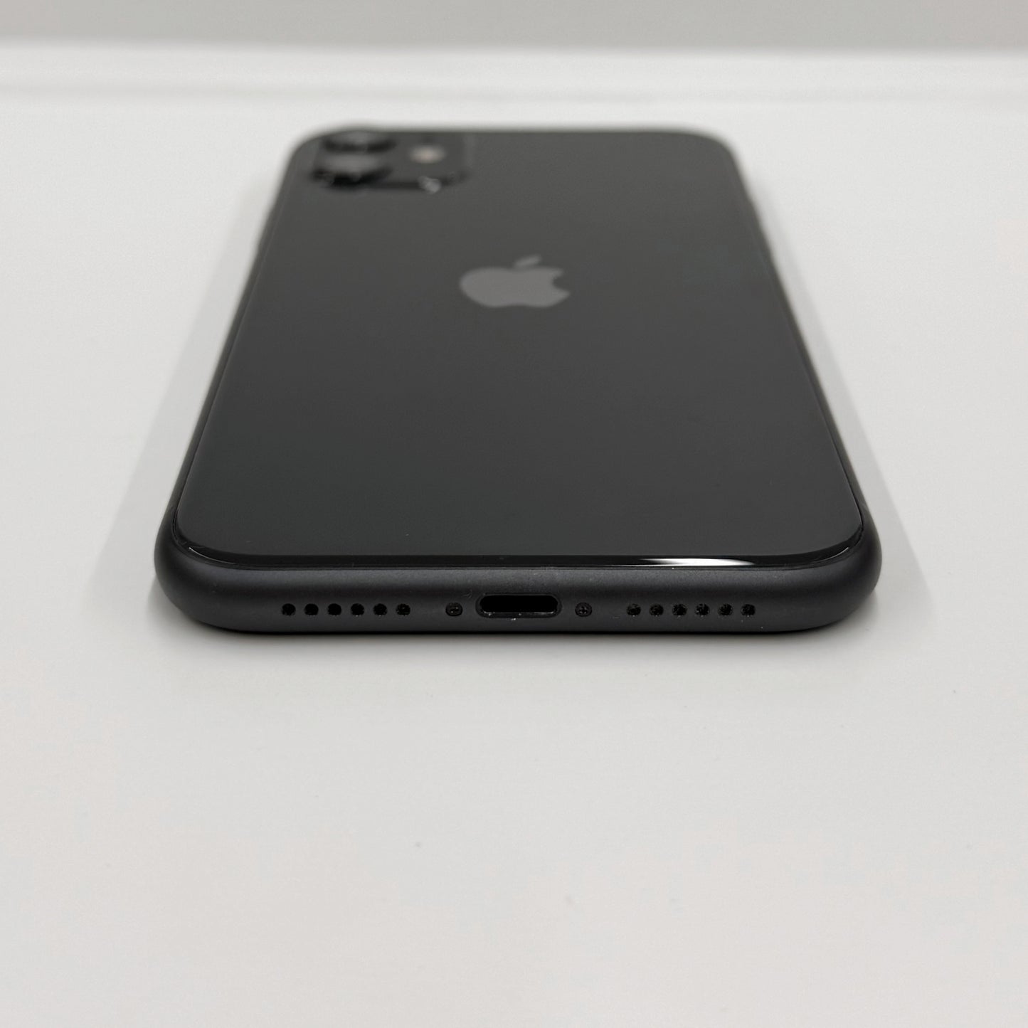 iPhone 11 64GB Black T8110