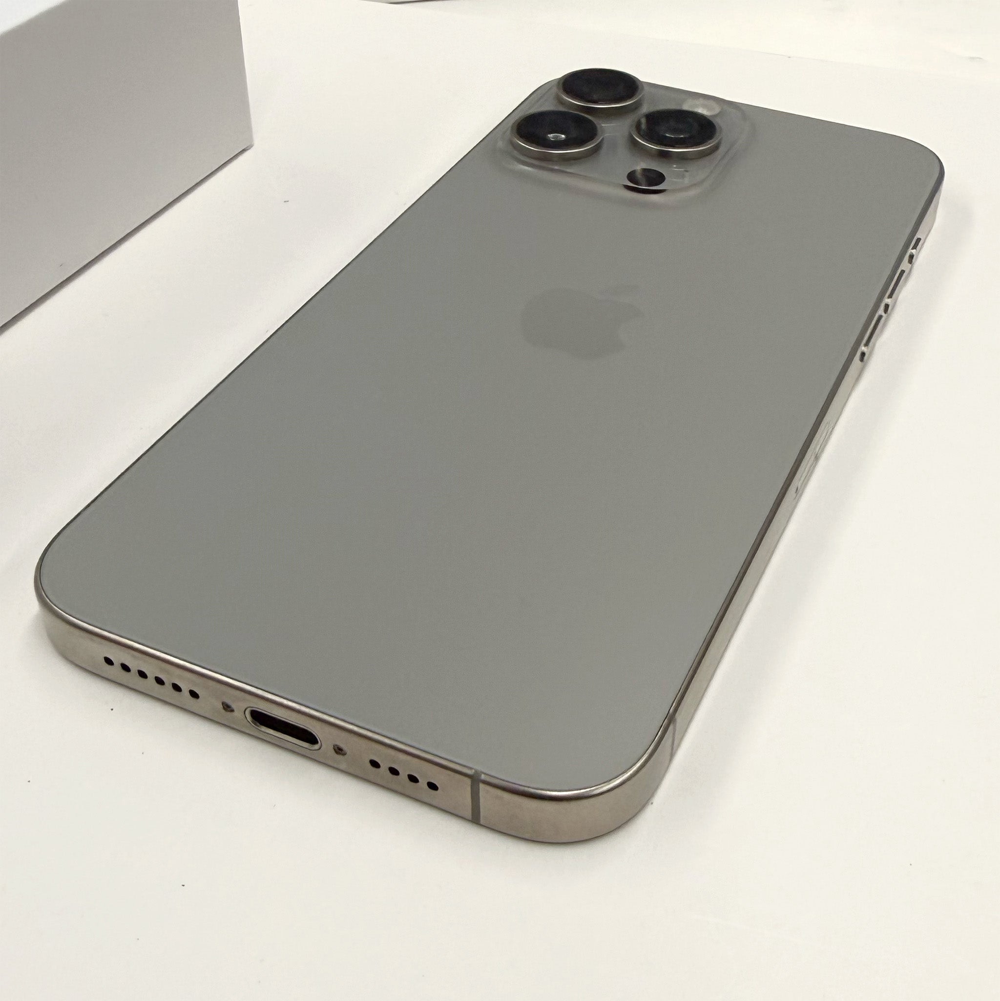 iPhone 15 Pro Max 256GB Natural Titanium B+ Grade 84% Battery