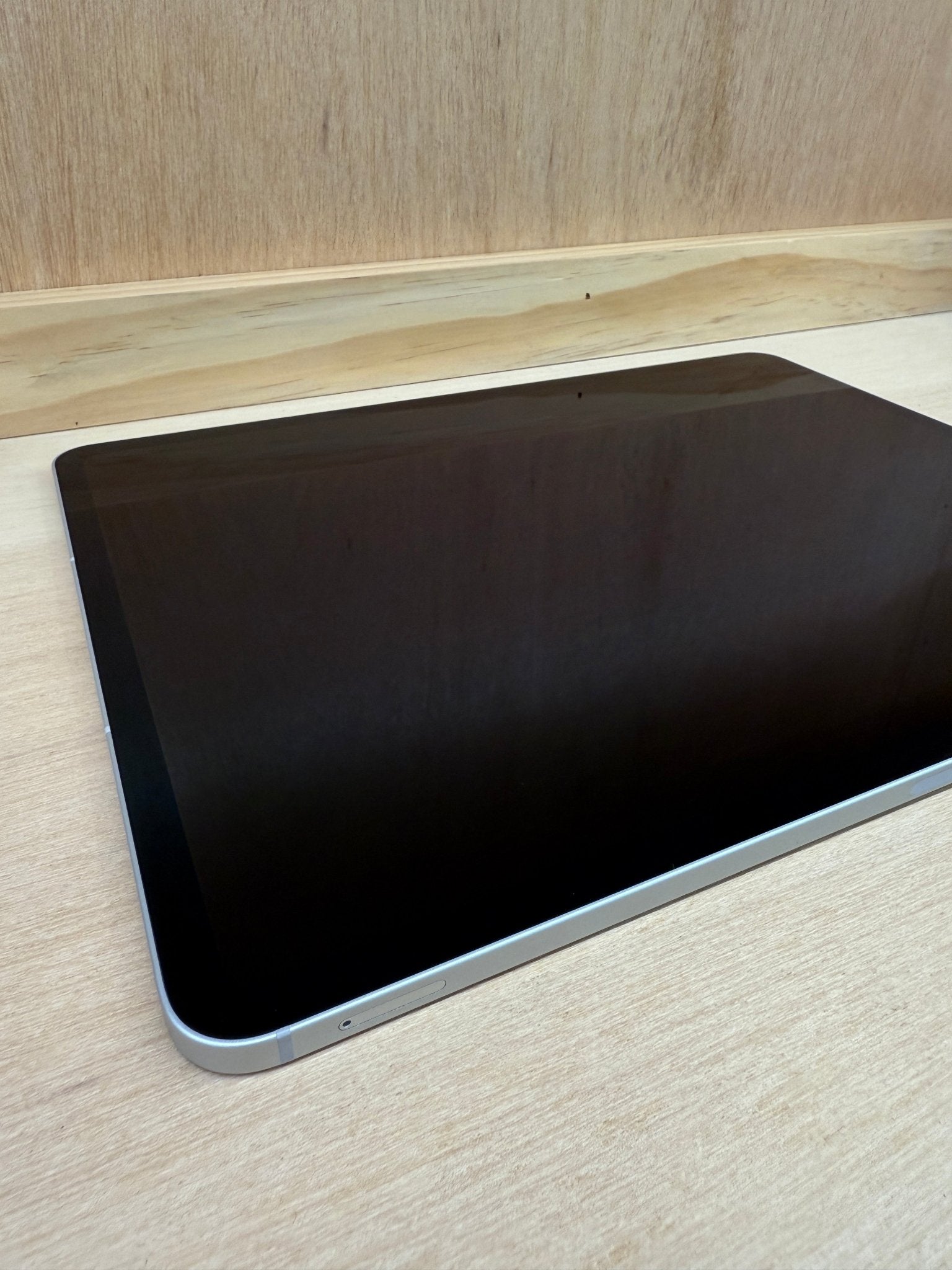 iPad Pro 12.9" 5th Gen - trade.com.au