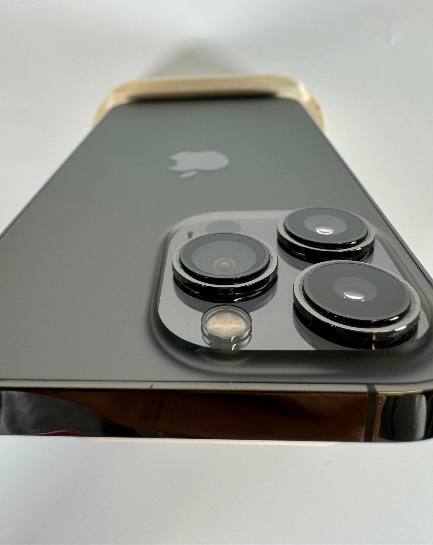 iPhone 13 Pro - trade.com.au