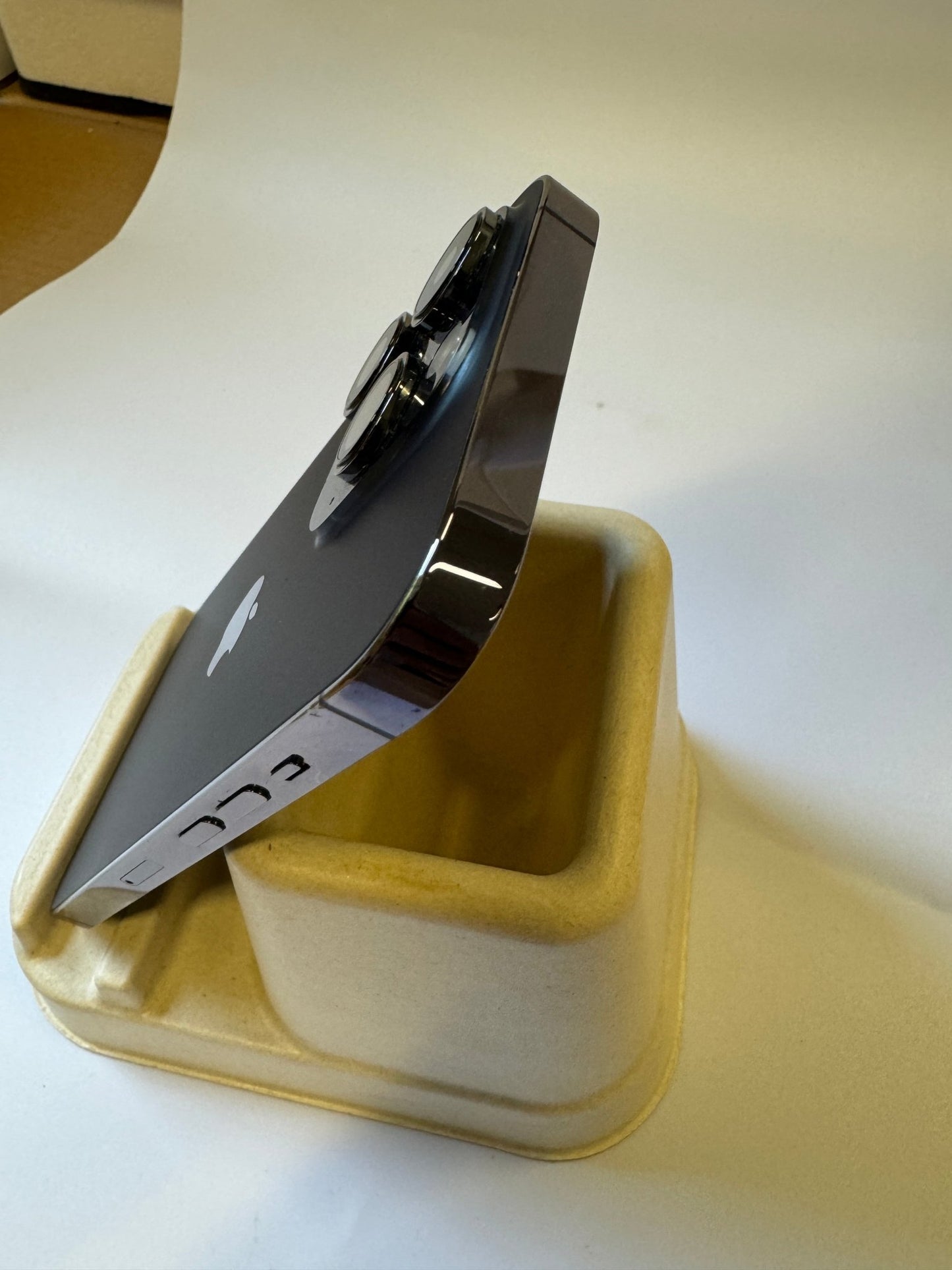 iPhone 14 Pro - trade.com.au