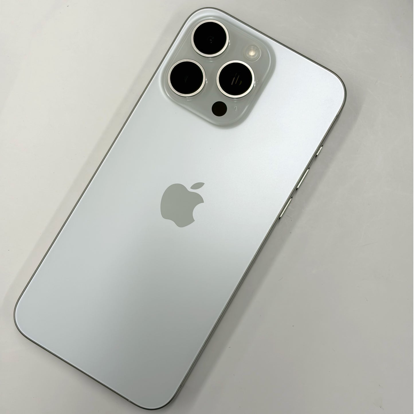 iPhone 15 Pro Max 256GB White Titanium A Grade 99% Battery - T8690