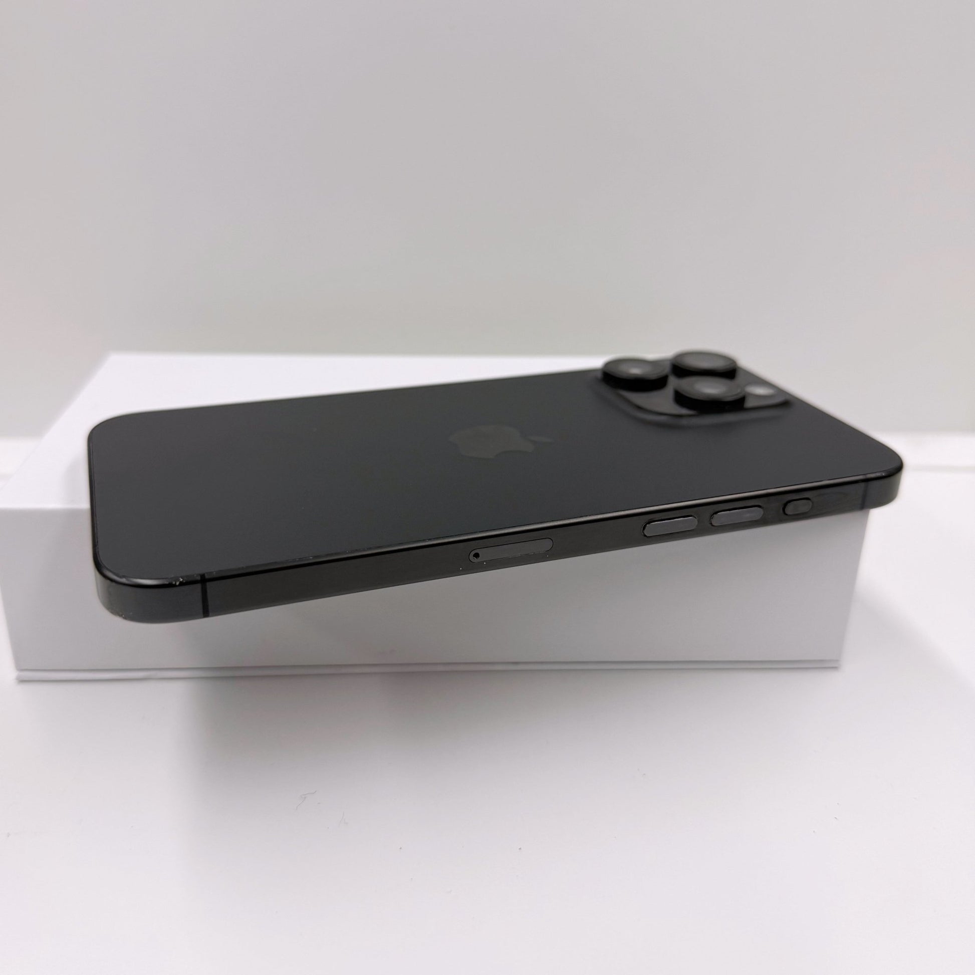 iPhone 15 Pro Max - trade.com.au