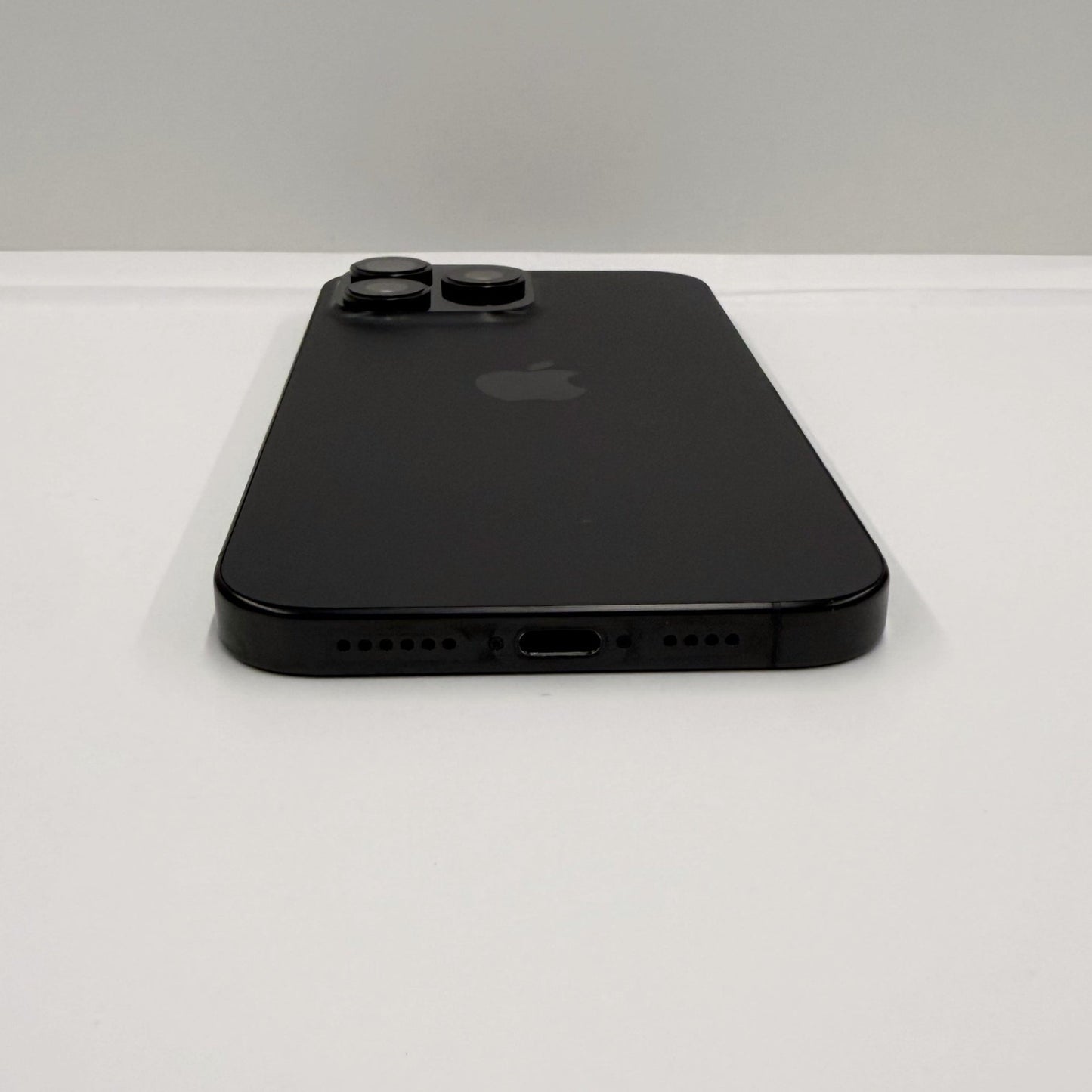 iPhone 16 Pro Max 256GB Black Titanium T8074 - trade.com.au
