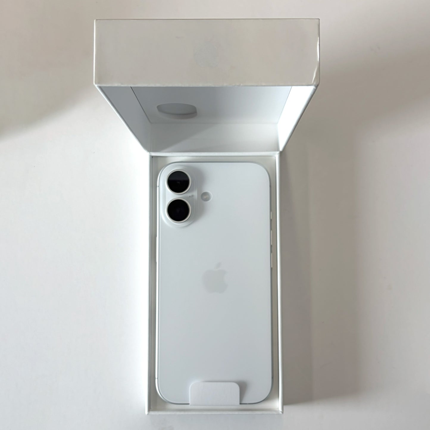 iPhone 17 White 256GB Brand New- Open Box - T8705