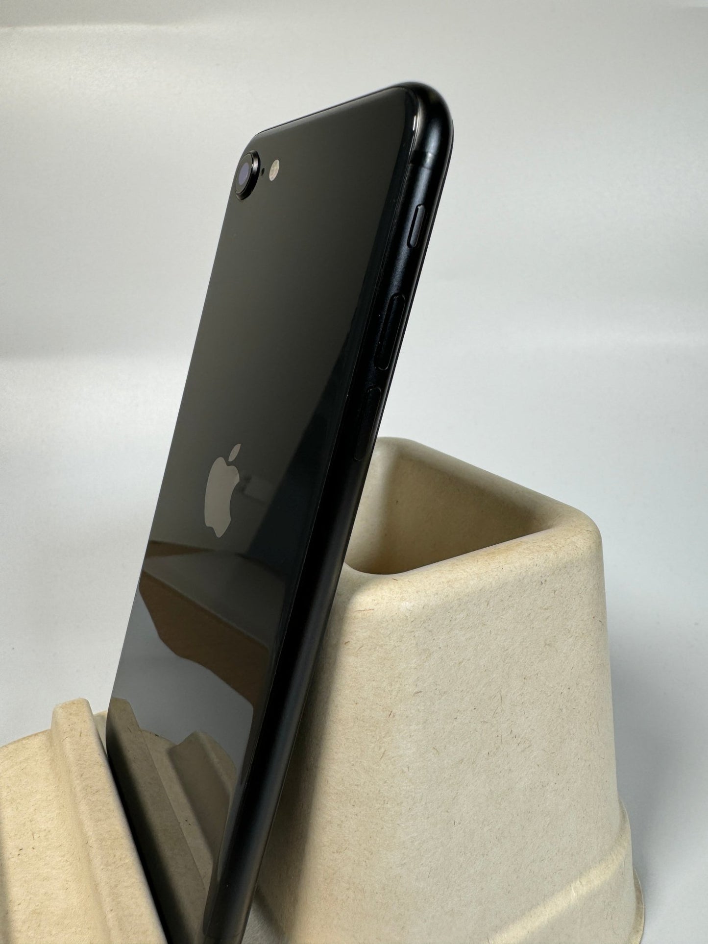 iPhone SE 2nd Gen - trade.com.au