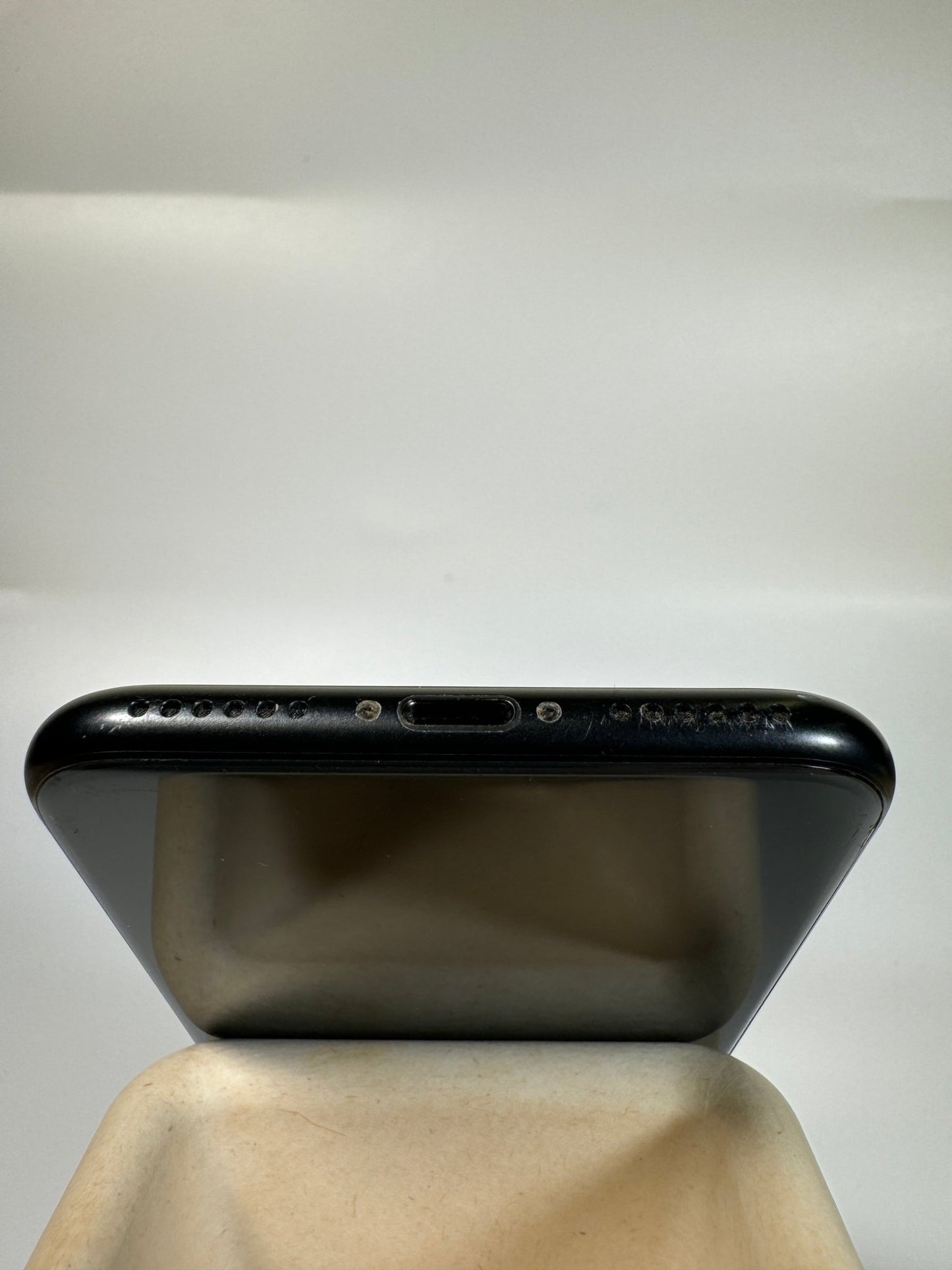 iPhone SE 2nd Gen - trade.com.au