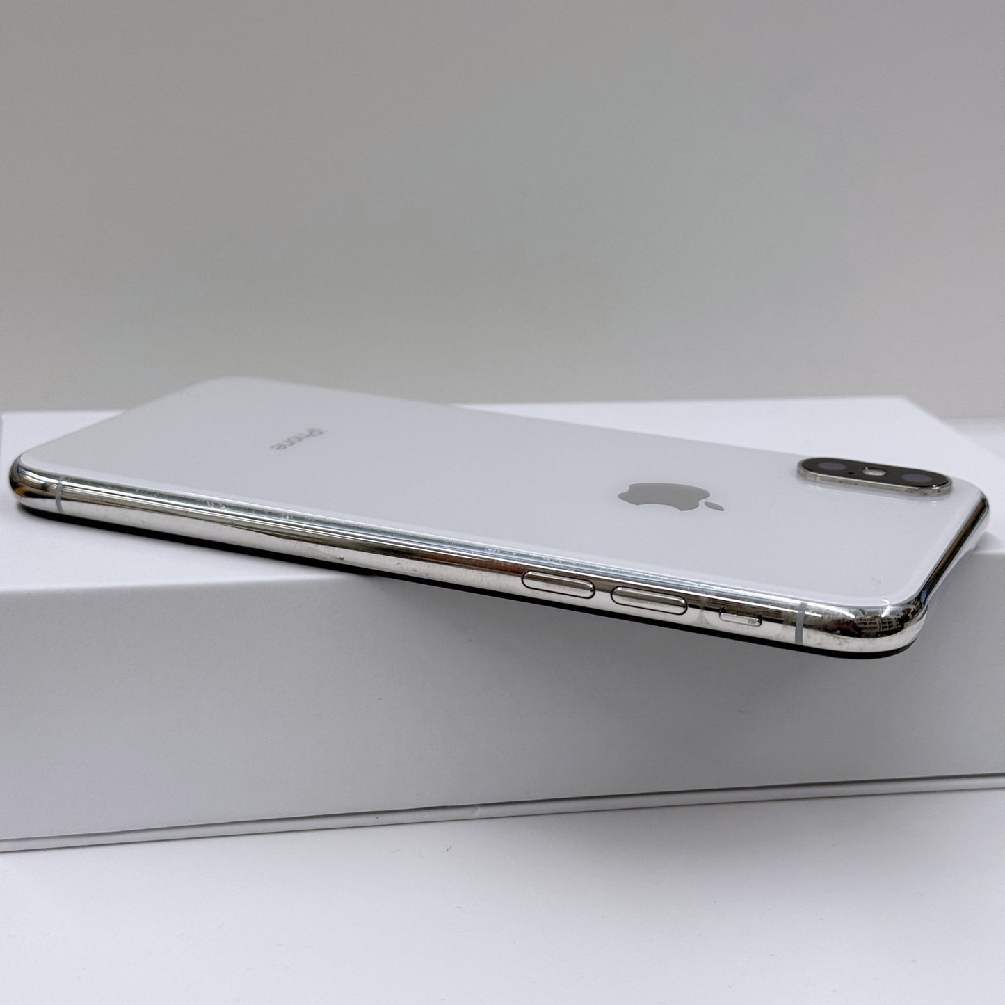 iPhone X 64GB Silver - trade.com.au