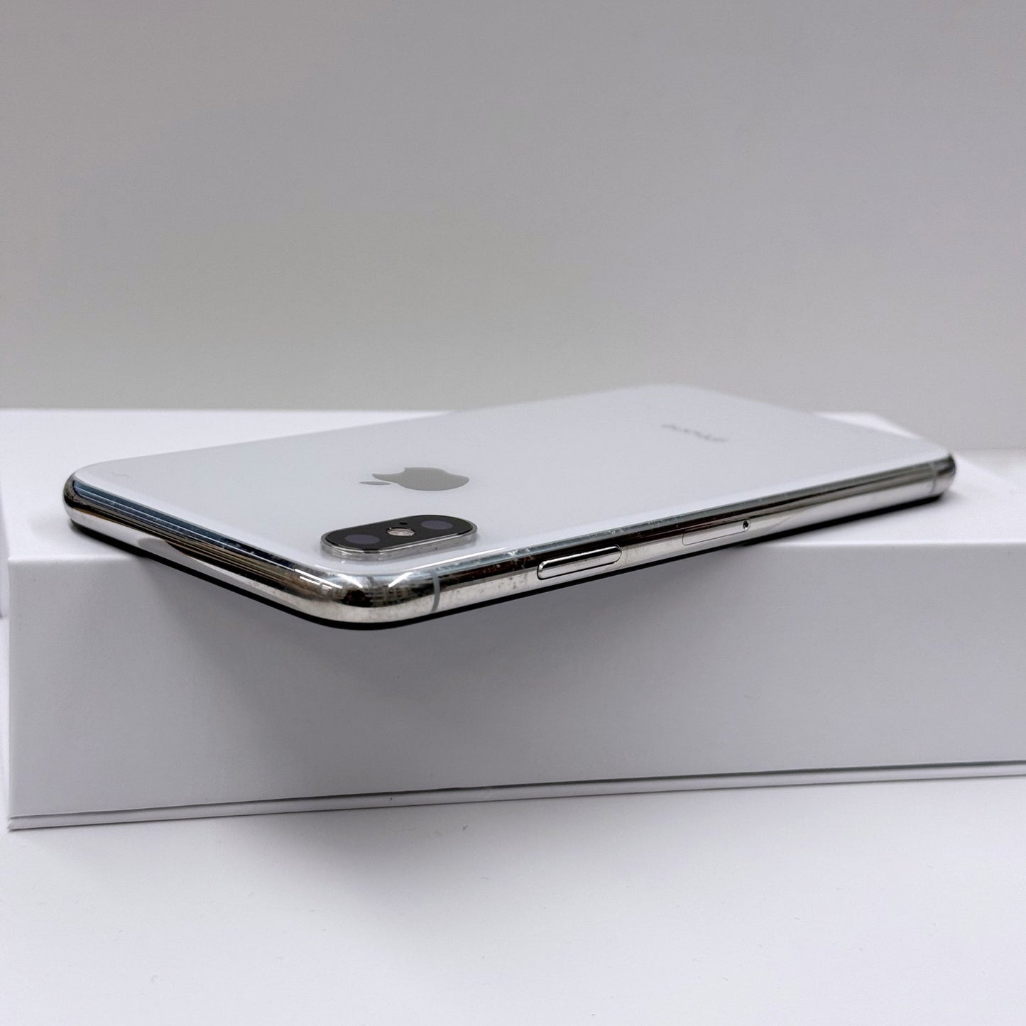 iPhone X 64GB Silver - trade.com.au