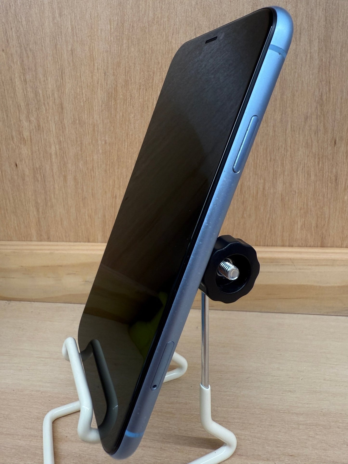 iPhone XR - trade.com.au