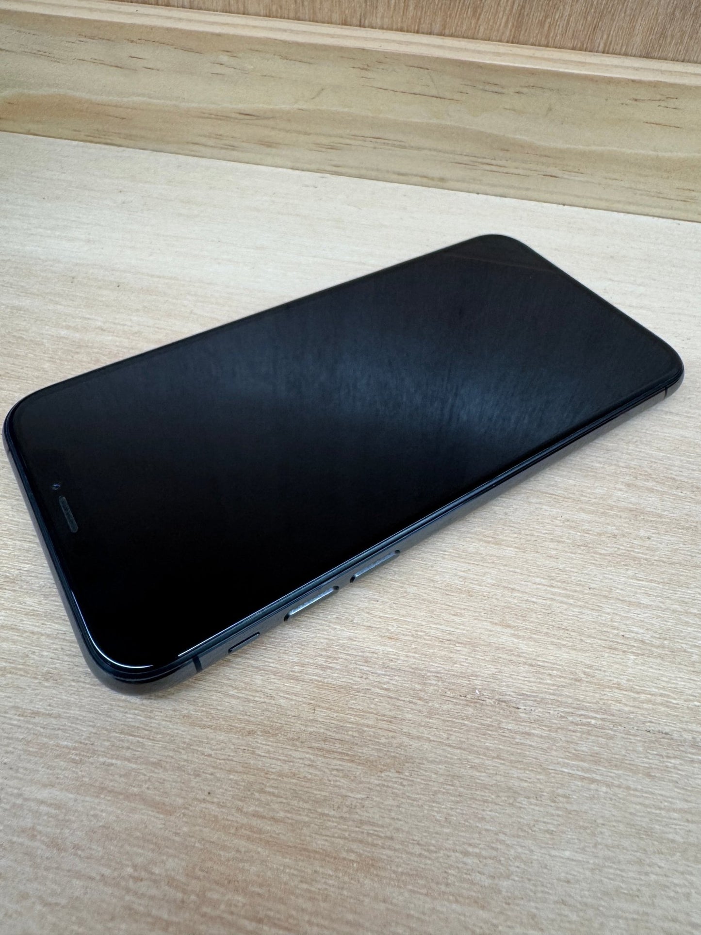 iPhone XS - trade.com.au