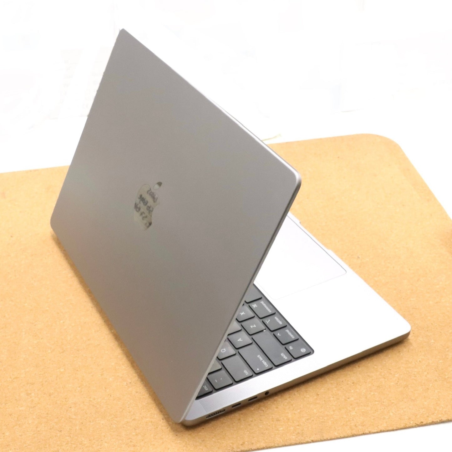MacBook Pro 14" - trade.com.au