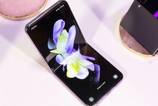 Screen Replacement Costs for Samsung Galaxy Fold in Australia - trade.com.au