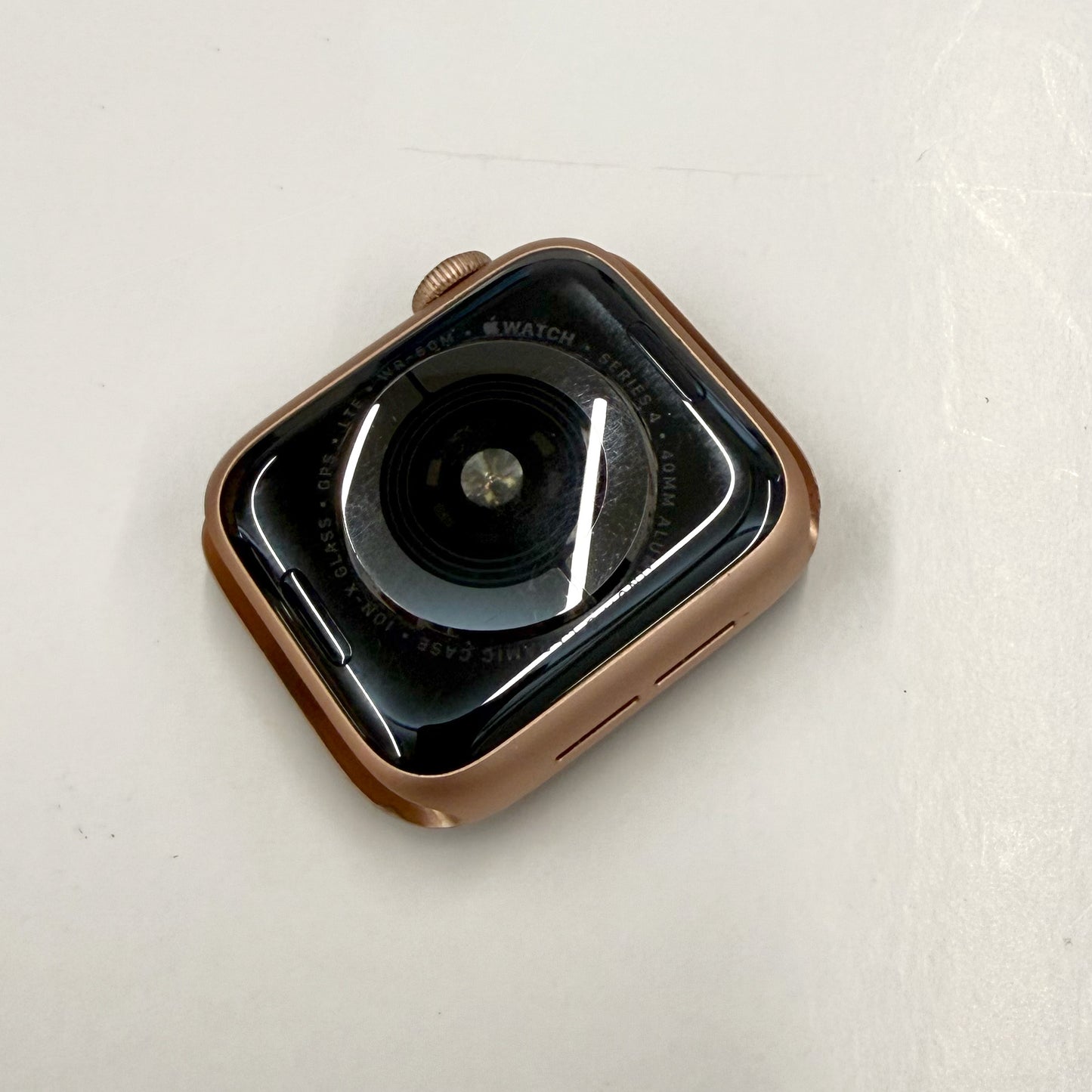 Apple Watch Series 4 GPS + Cellular 40mm Gold Aluminium - T8518