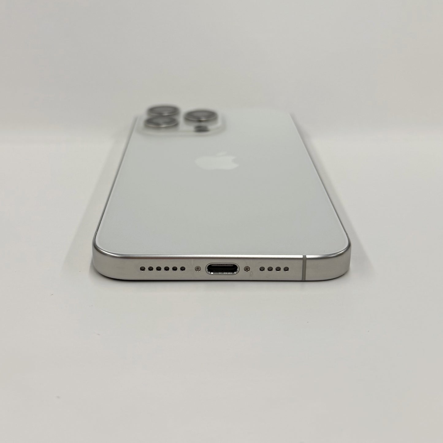 iPhone 15 Pro Max 1TB White Titanium T8415