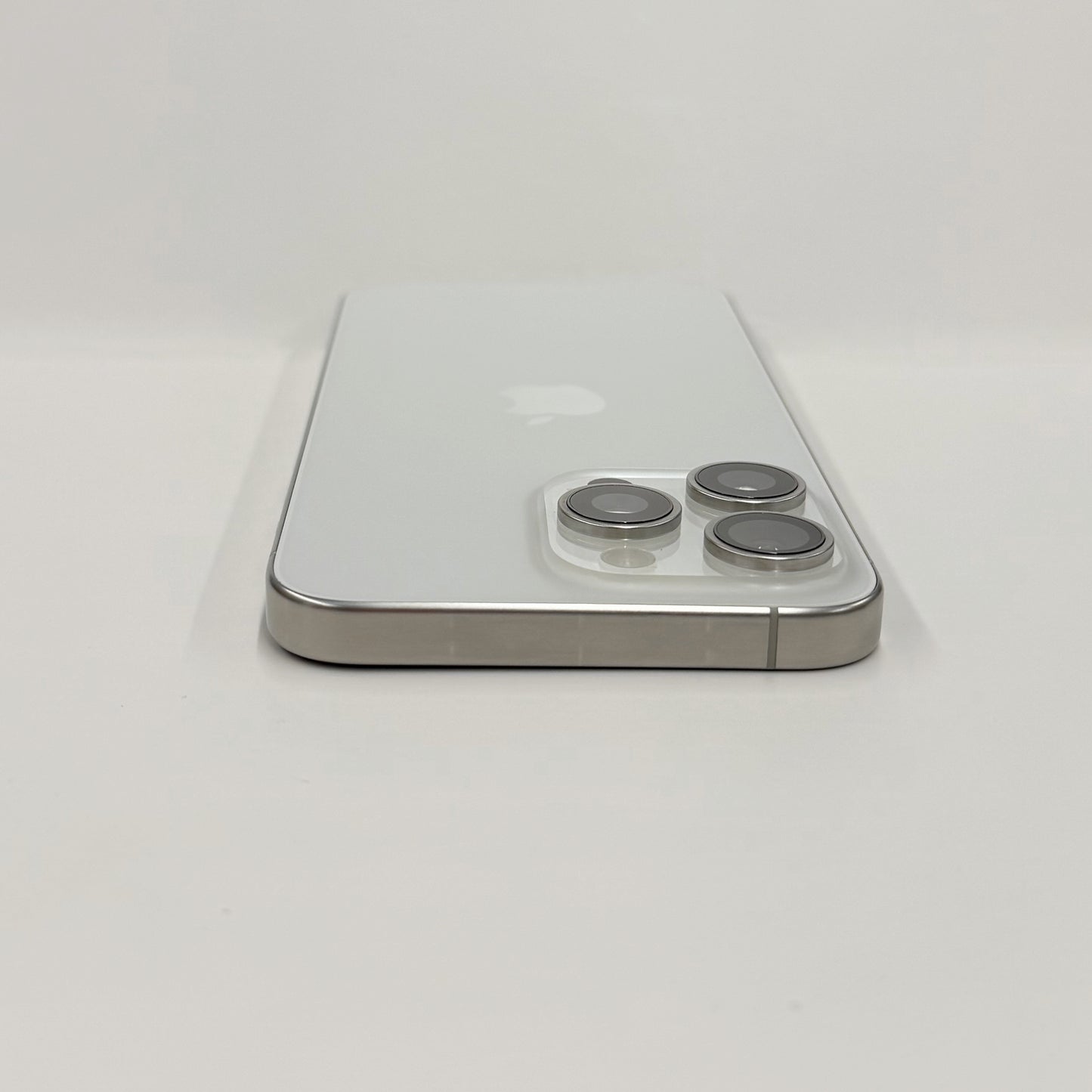 iPhone 15 Pro Max 1TB White Titanium T8415