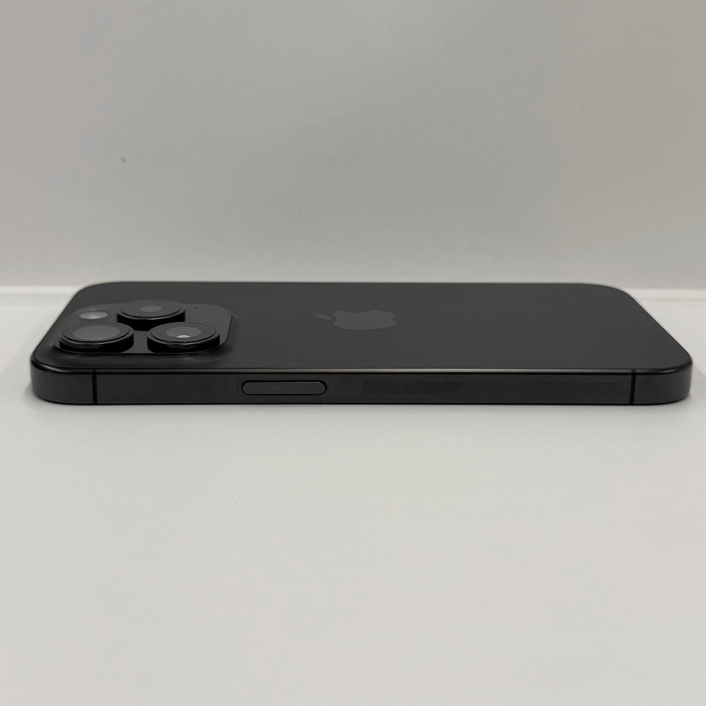 iPhone 15 Pro 128GB Black Titanium T8349