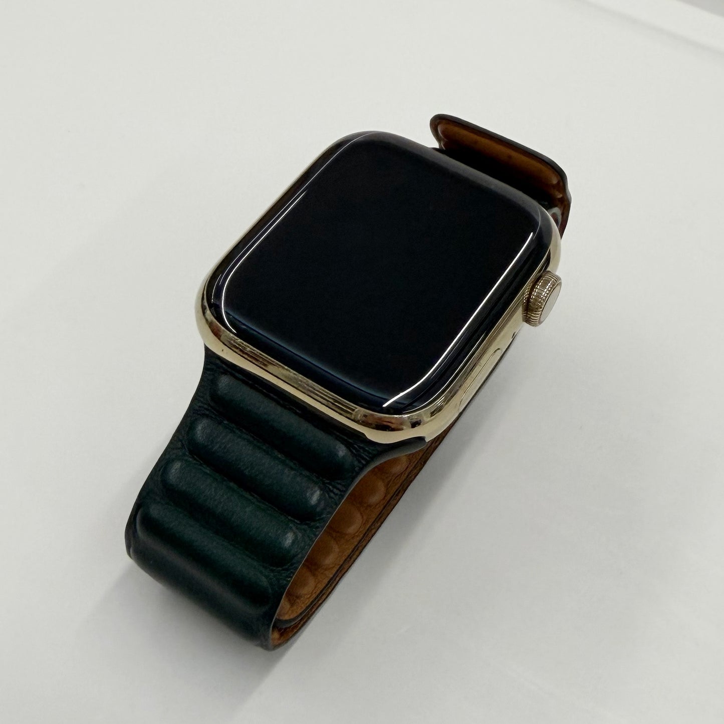Apple Watch Series 9 GPS + Cellular, 45mm Gold Stainless with Strap T8355