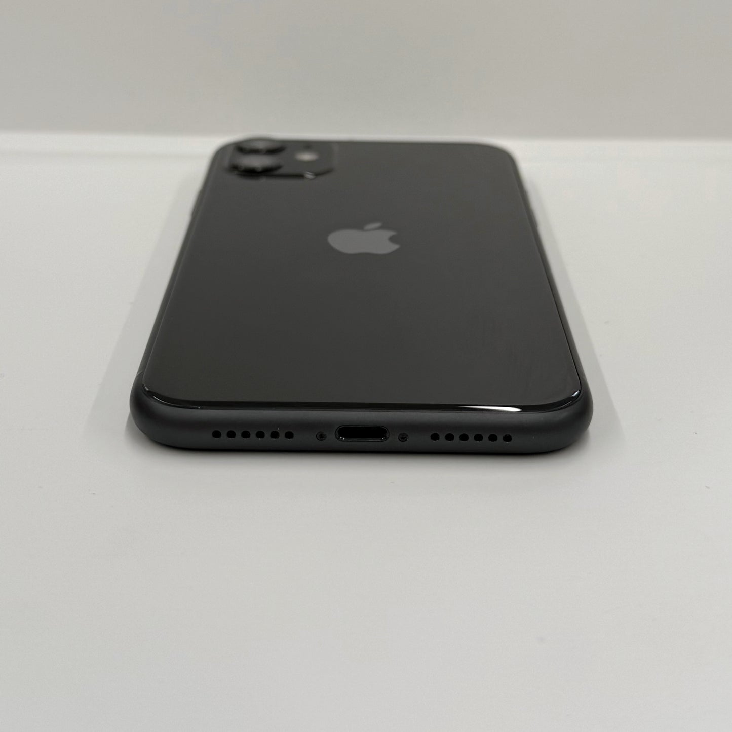iPhone 11 128GB Black T8216
