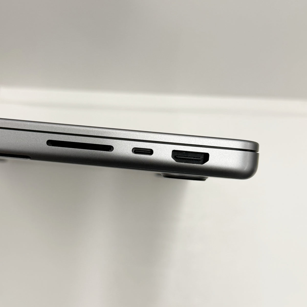 MacBook Pro M1 Pro 14" (A2442) 512GB 16GB Space Grey 2021 - T8401