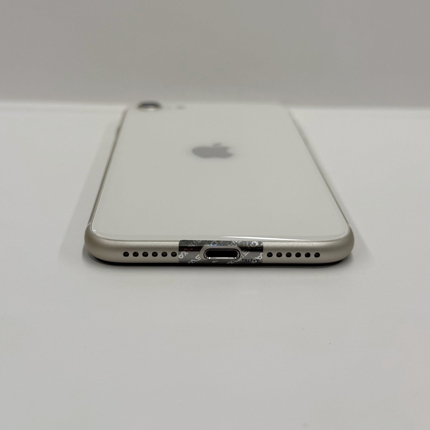 iPhone SE 3rd Gen 64GB Starlight T8242