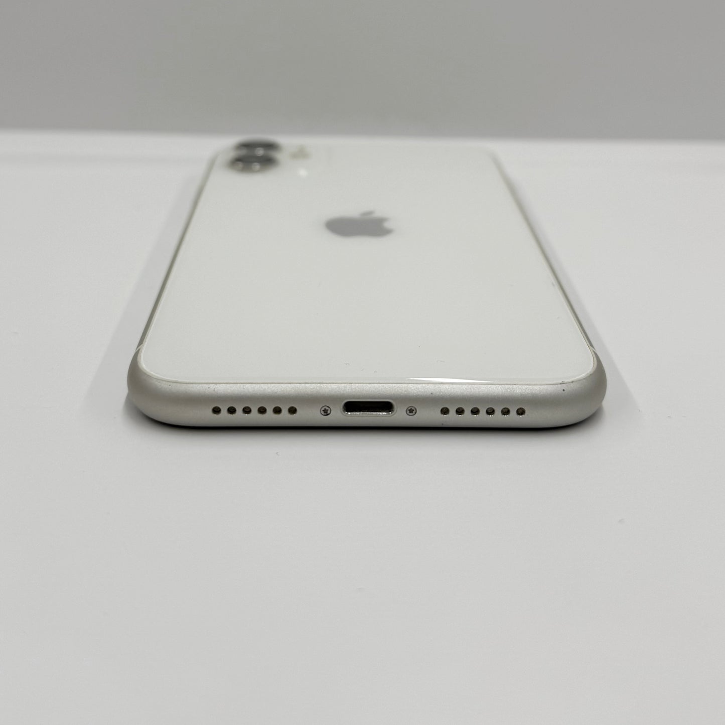 iPhone 11 128GB White T8106