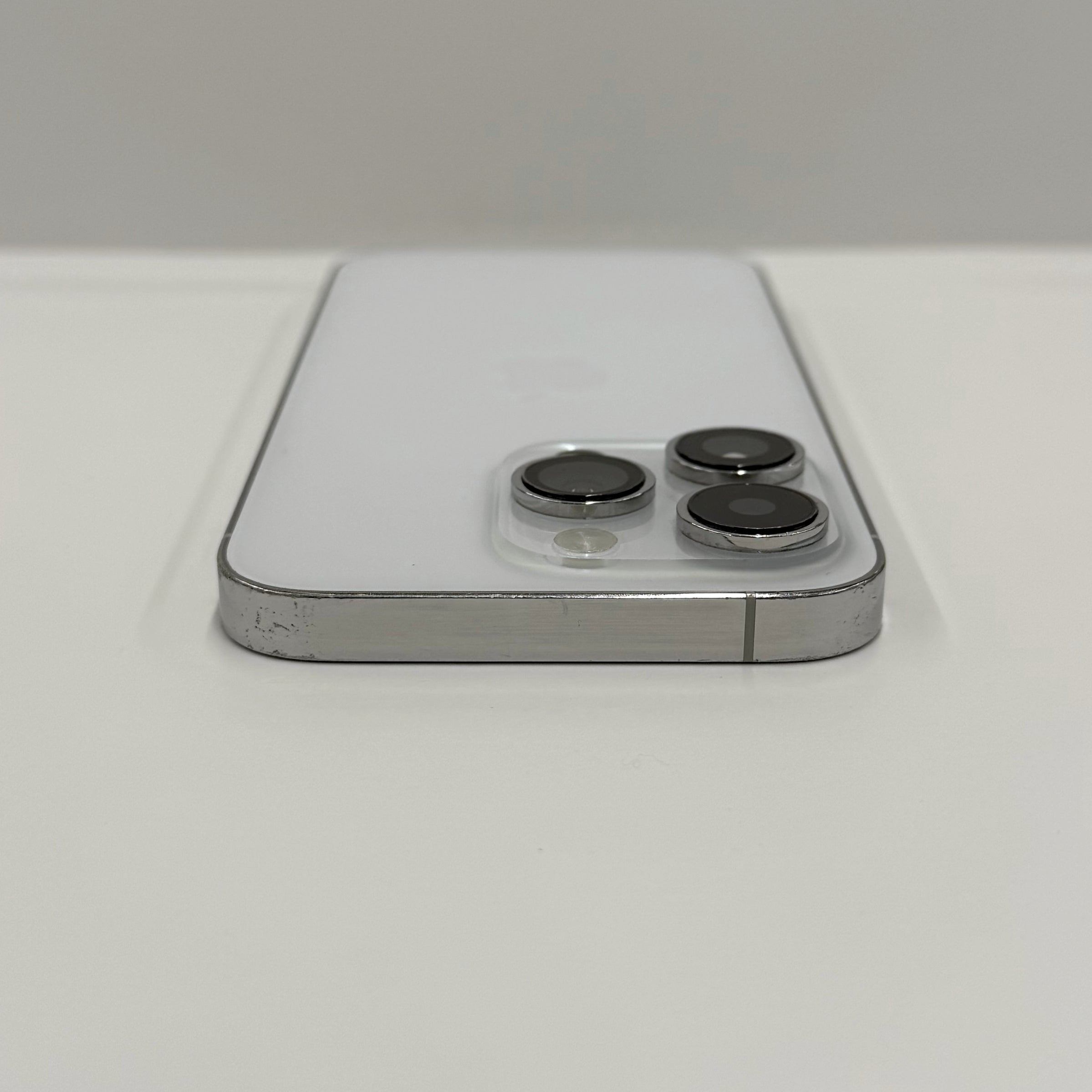 iPhone 14 Pro 256GB Silver (9067) – trade.com.au