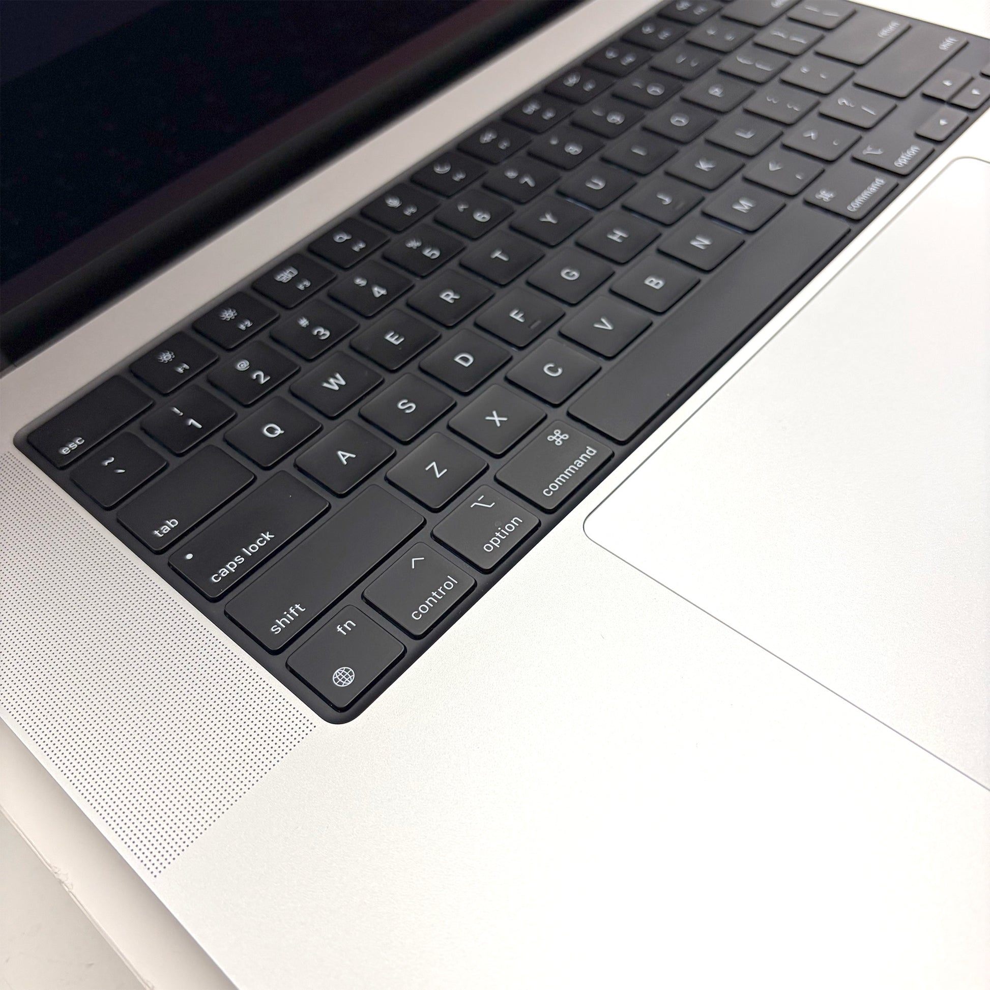 MacBook Pro M4 Pro 16" (A3403) 512GB 24GB RAM 24-CORE GPU Silver T8531