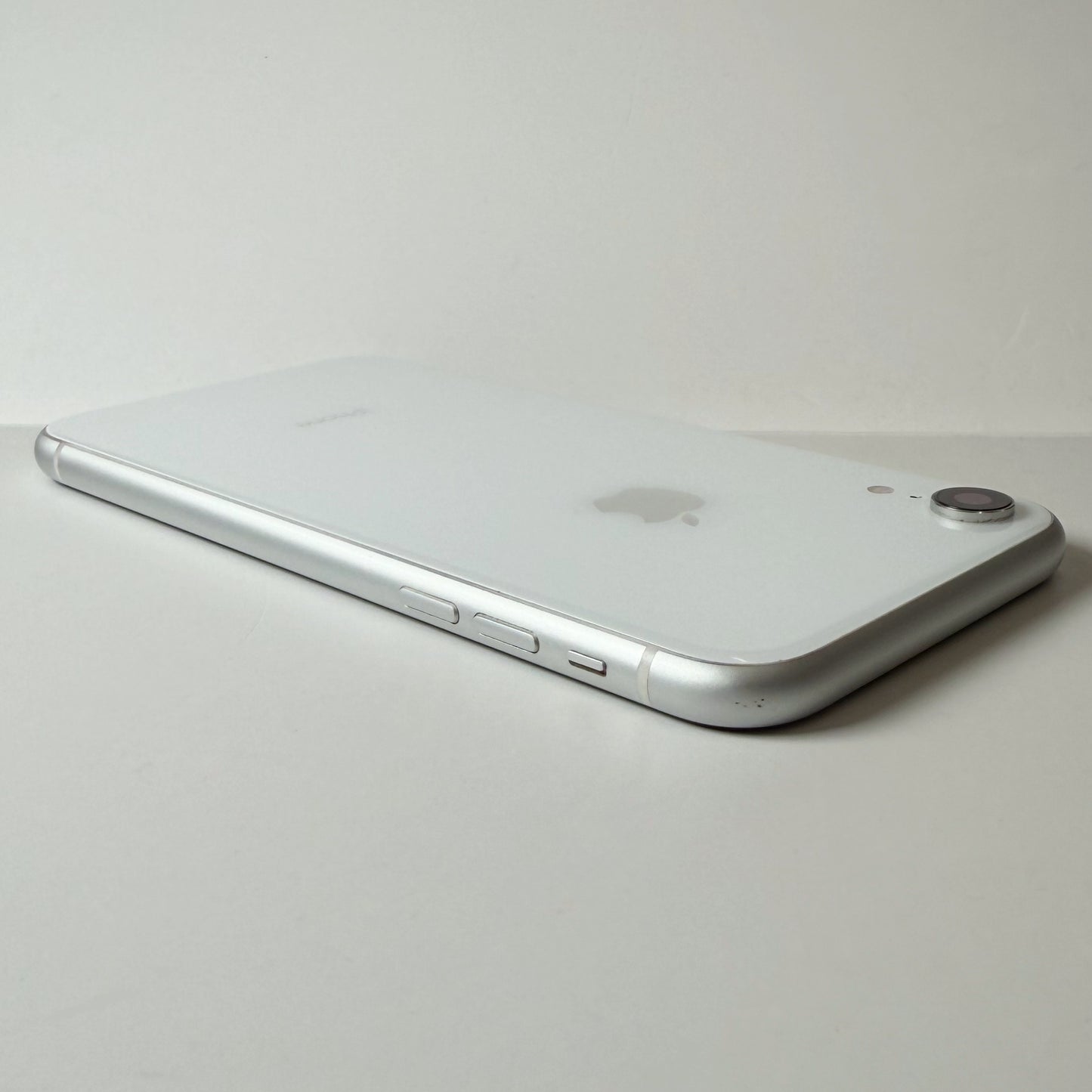 iPhone XR 64GB White A Grade 100% Battery T8761