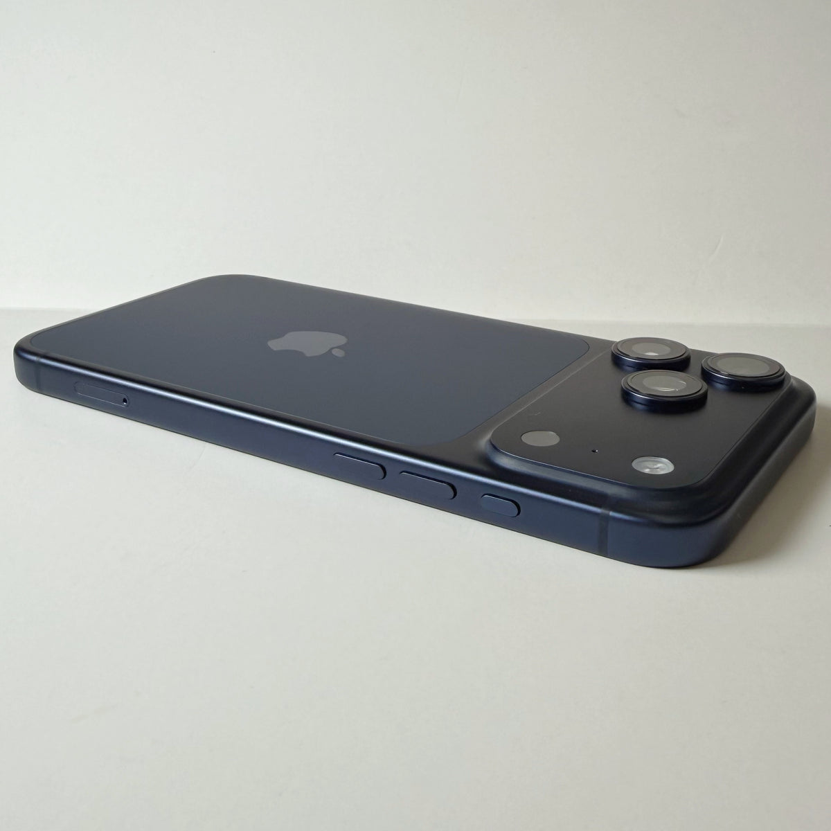 iPhone 17 Pro Max 256GB Deep Blue A Grade 100% Battery T8764