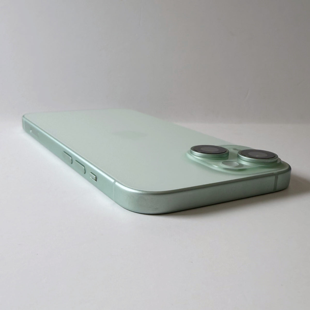 iPhone 15 128GB Green C Grade 96% Battery T8778