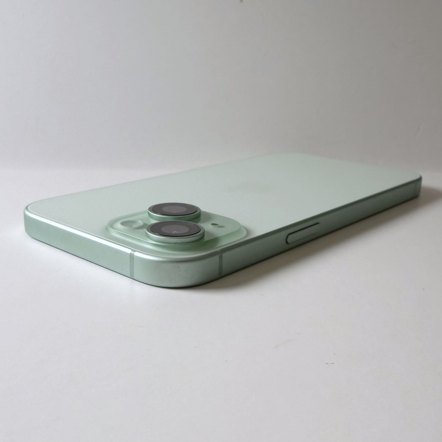 iPhone 15 128GB Green C Grade 96% Battery T8778