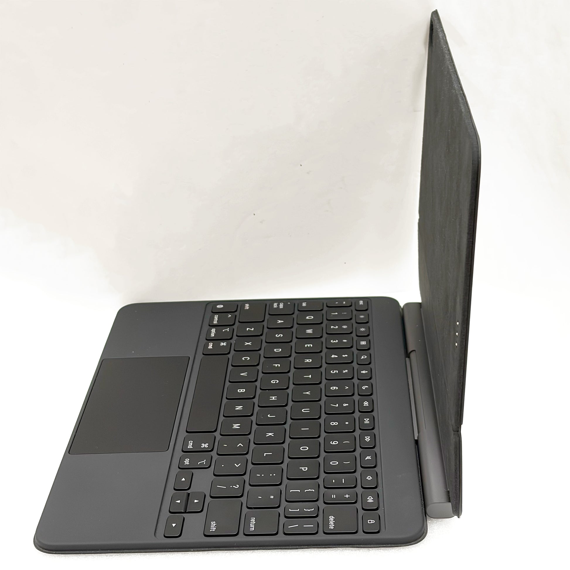 Preowned Apple Magic Keyboard for iPad Air 11 inch/10.9/4th 5th Gen - Black - T8611