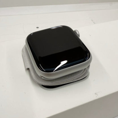 Apple Watch Series 4 Silver (44mm) - trade.com.au