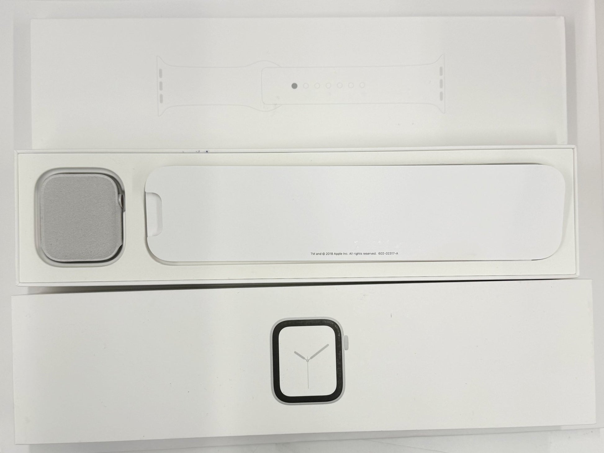 Apple Watch Series 4 Silver (44mm) - trade.com.au