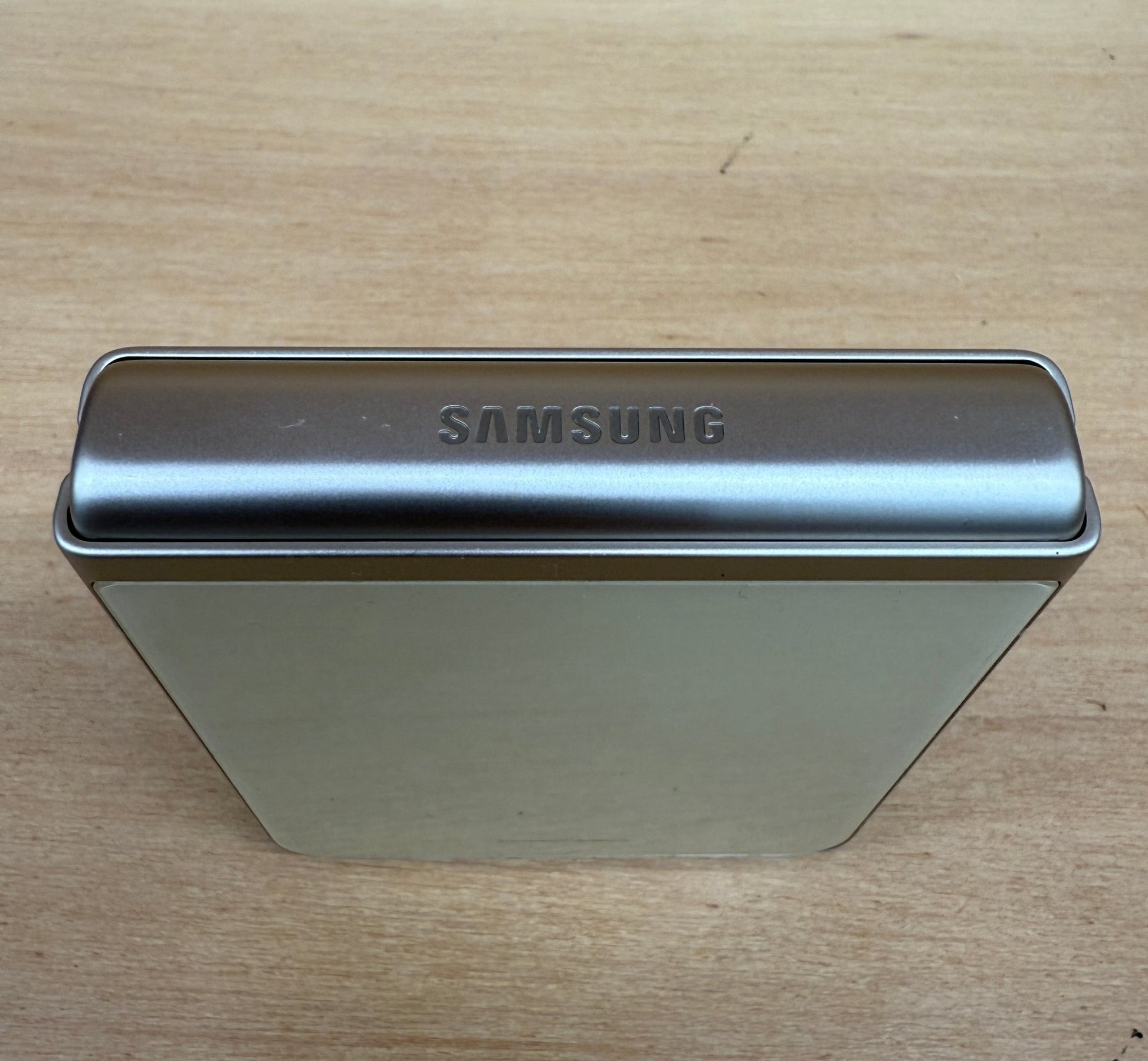 Galaxy Z Flip 3 5G - trade.com.au