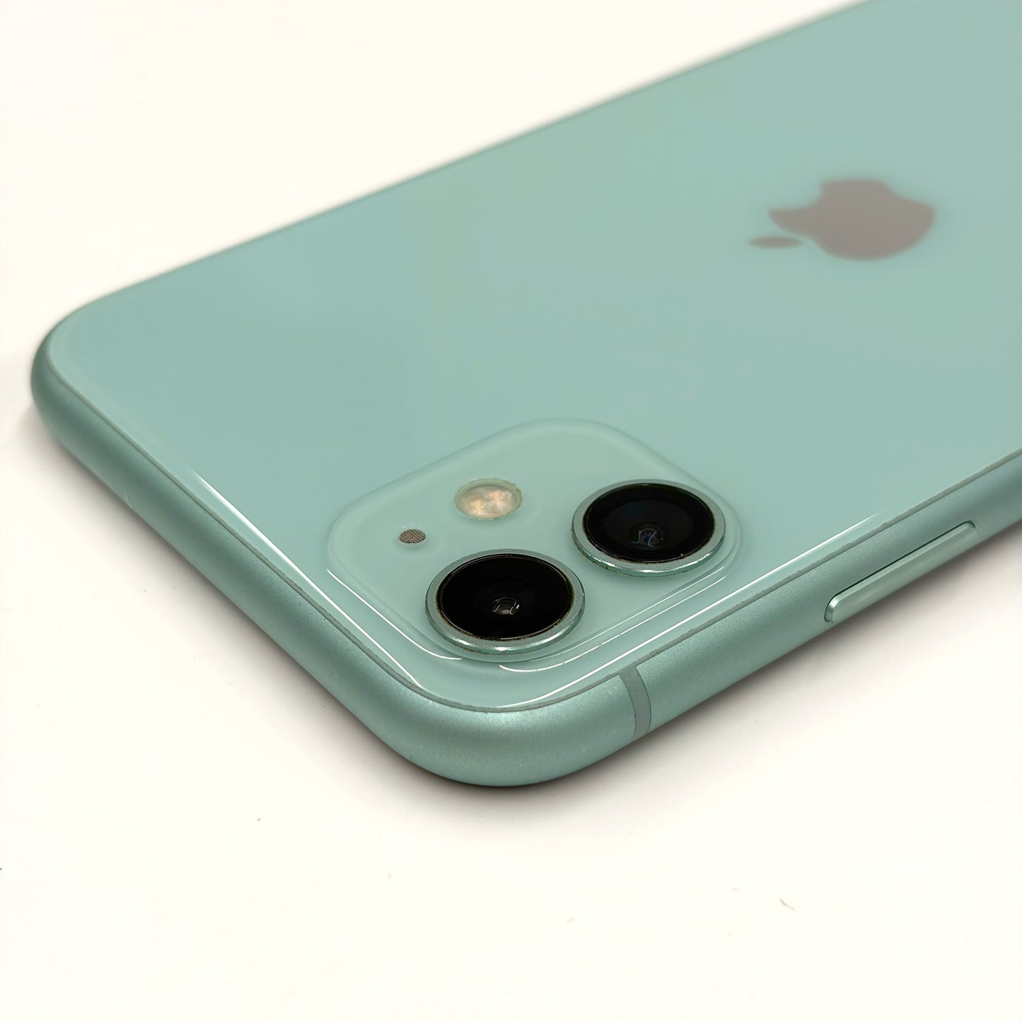 iPhone 11 128GB Green A Grade 100% Battery T8547