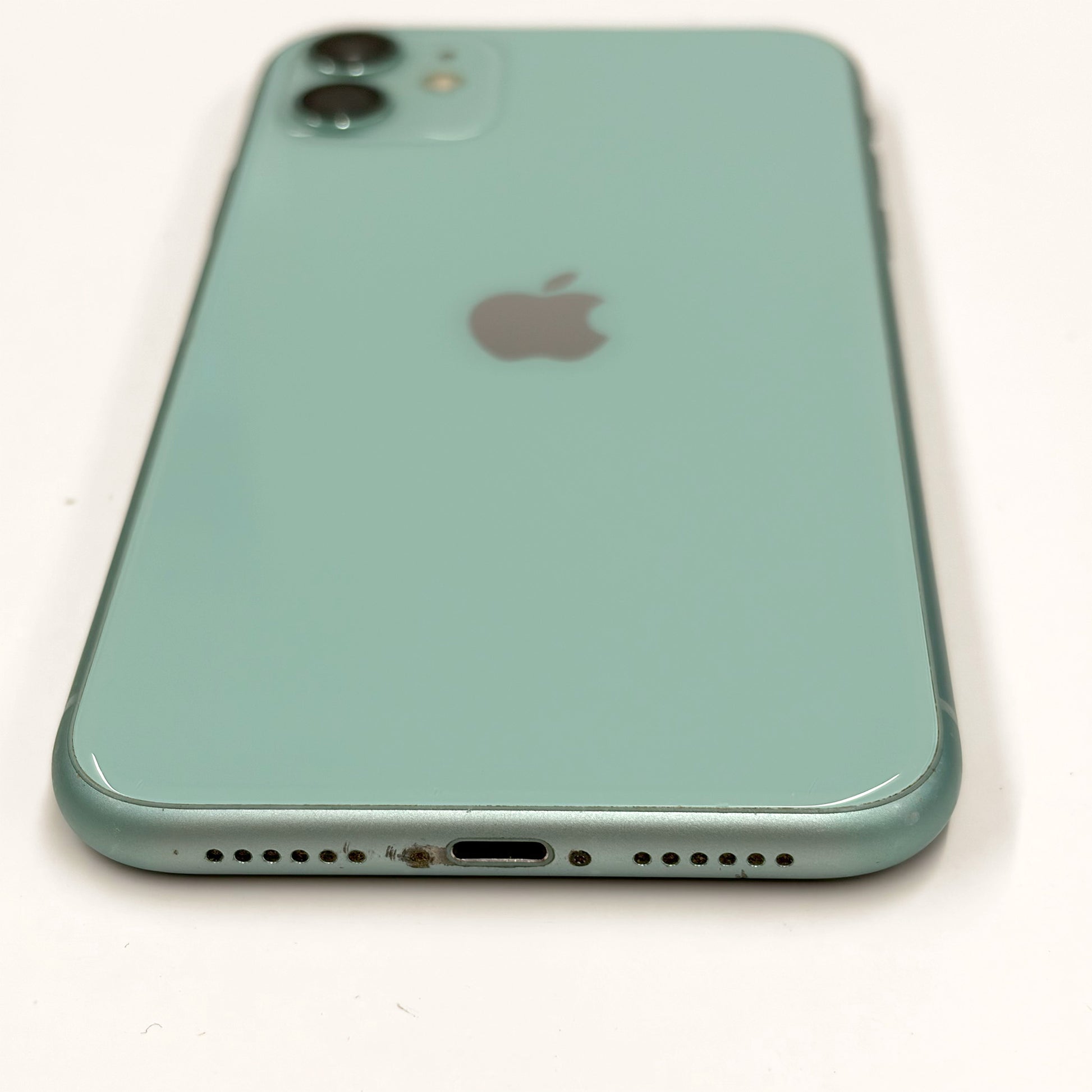 iPhone 11 128GB Green A Grade 100% Battery T8547