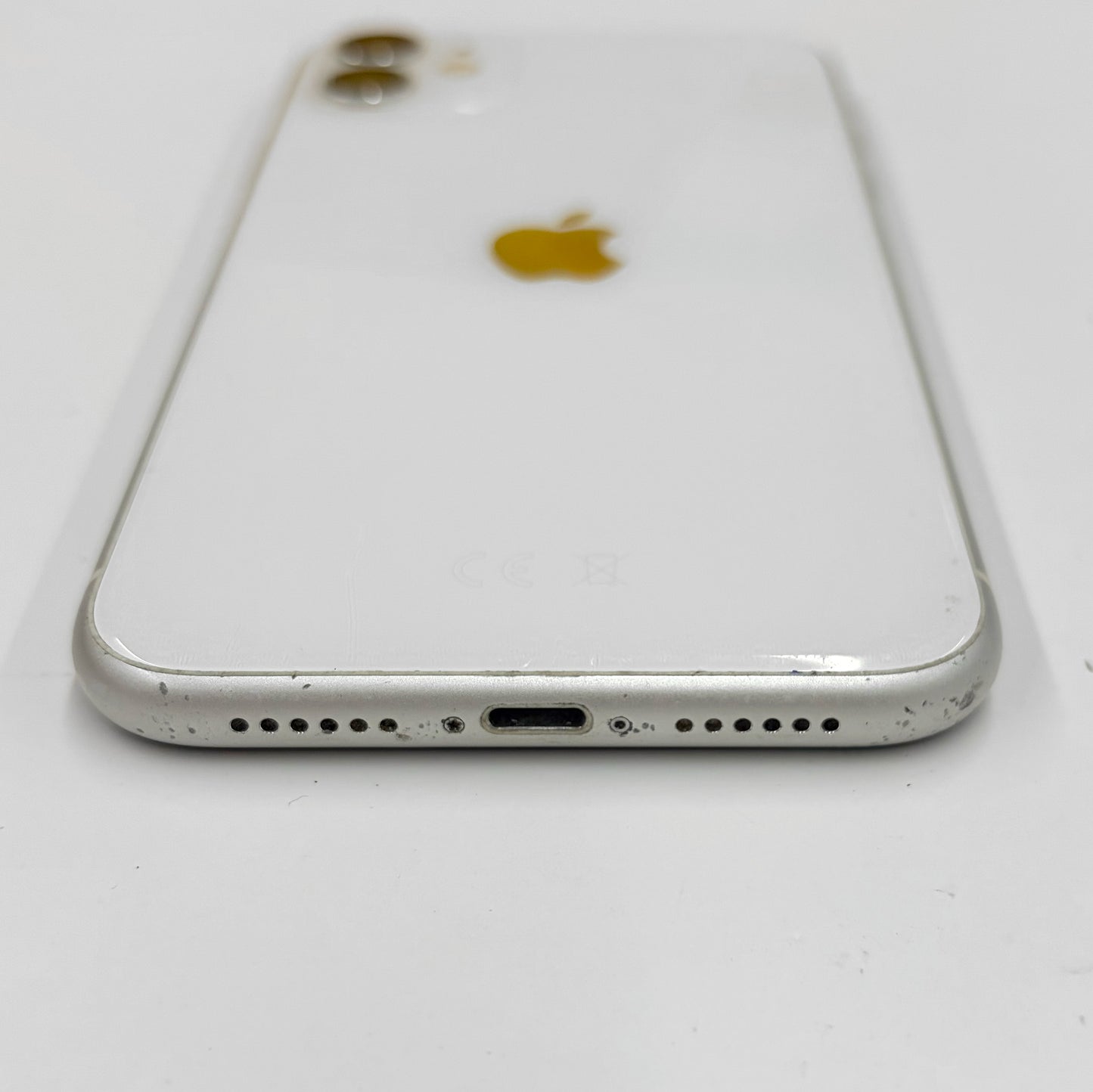 iPhone 11 64GB White B Grade 100% Battery T8576
