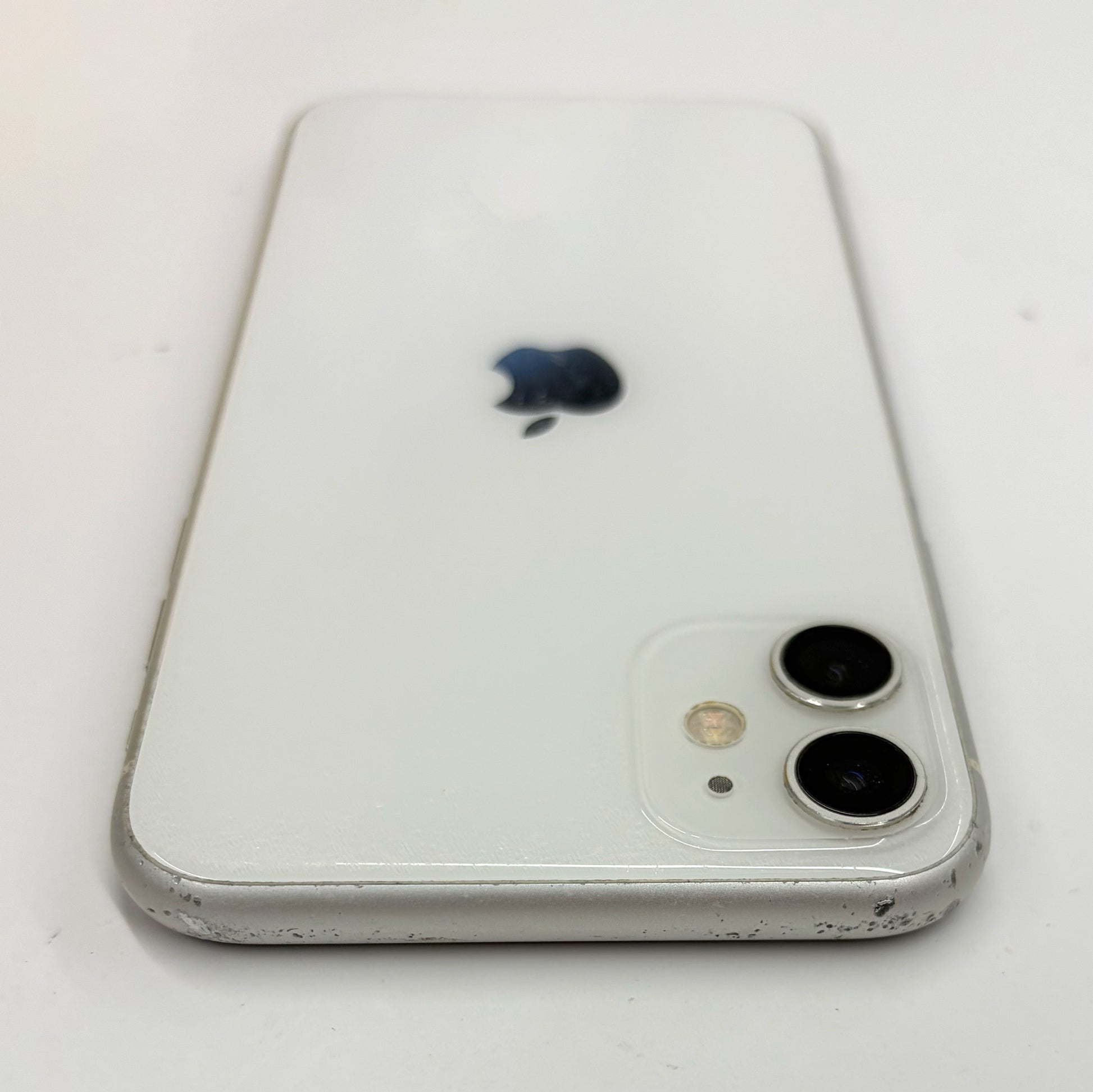 iPhone 11 64GB White B Grade 100% Battery T8576