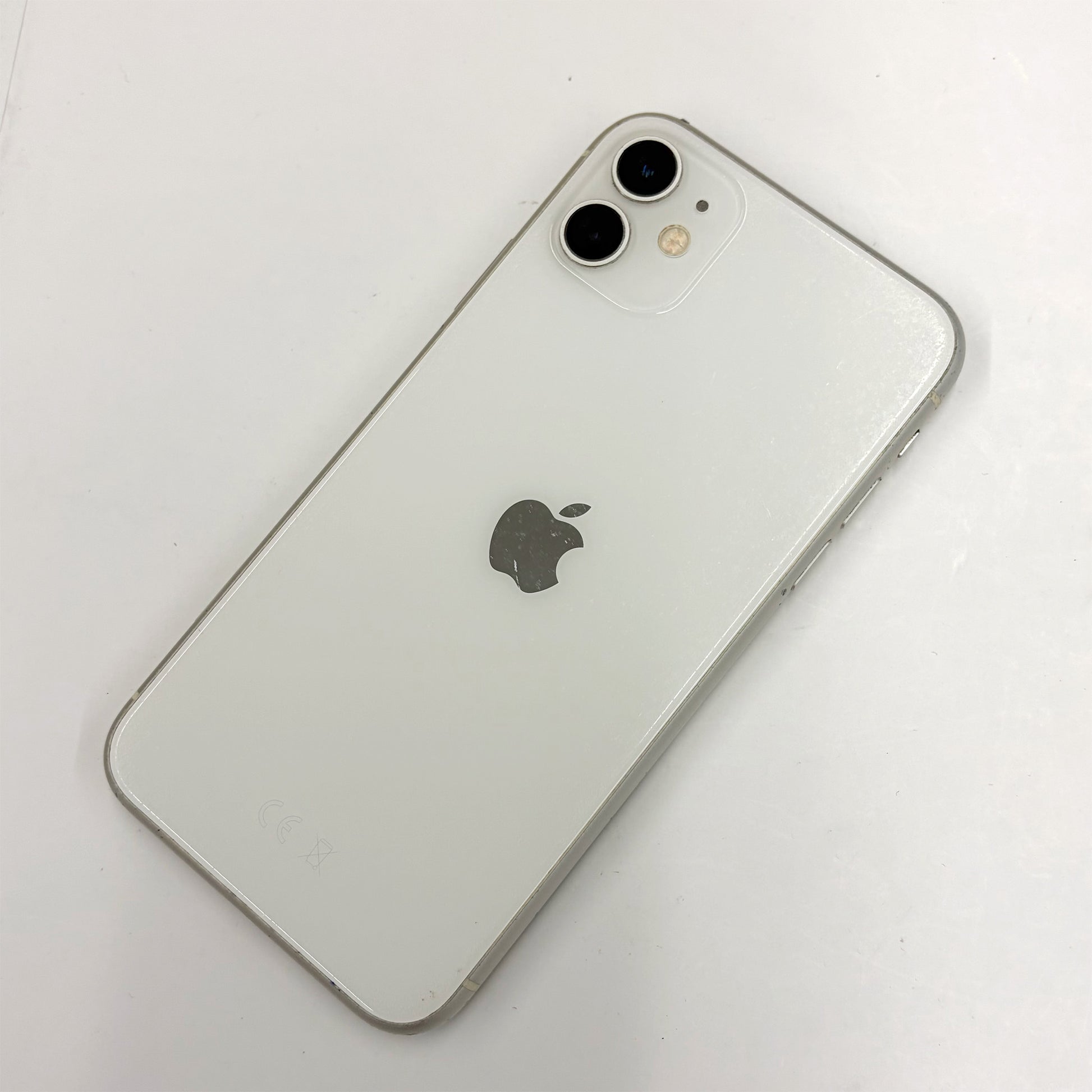 iPhone 11 64GB White B Grade 100% Battery T8576