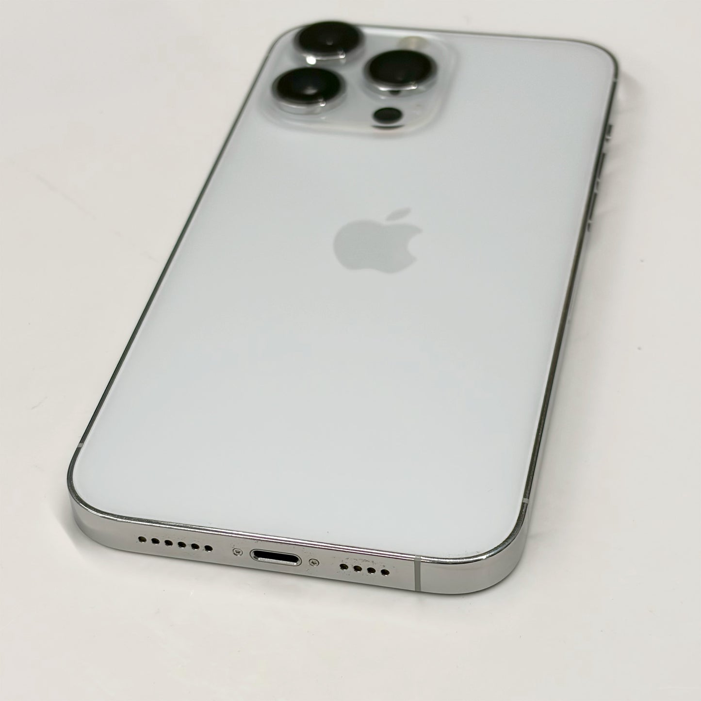 iPhone 14 Pro Max 256GB Silver B Grade 100% Battery T8536