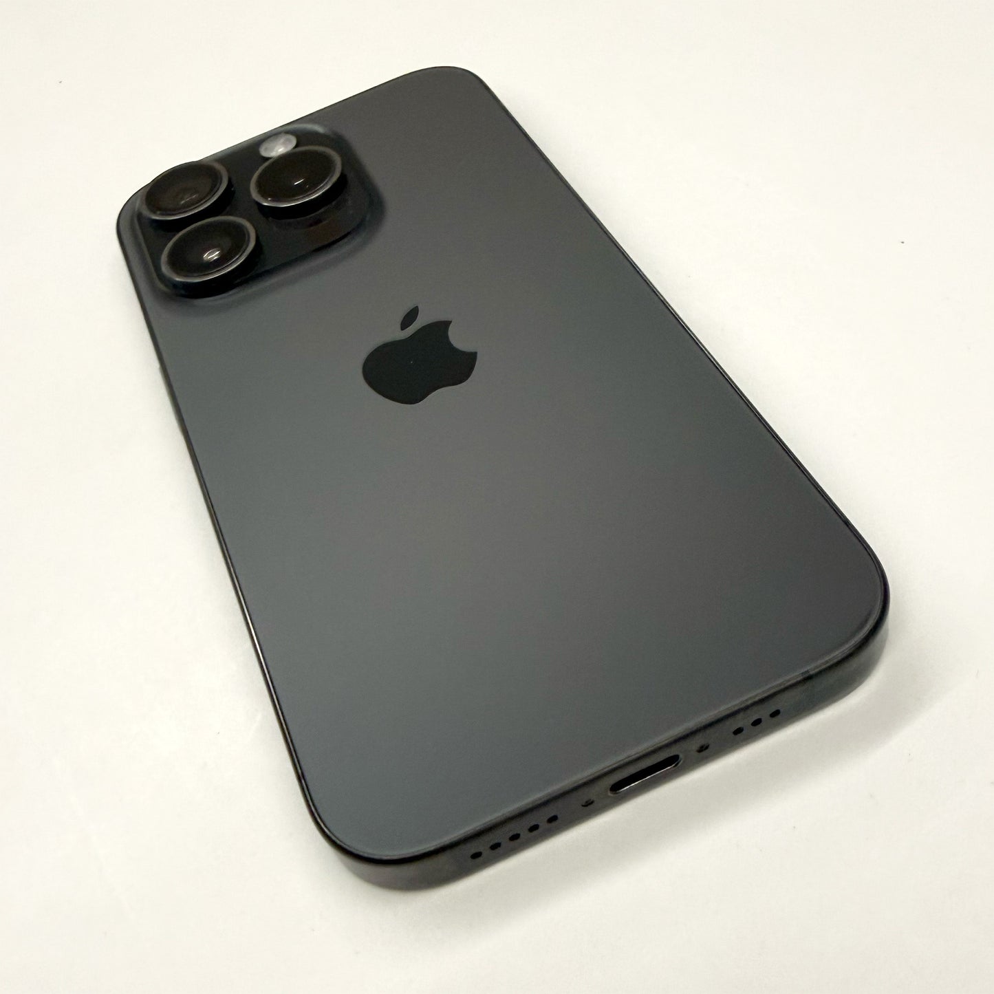 iPhone 15 Pro 128GB Black Titanium A- Grade 100% Battery T8474