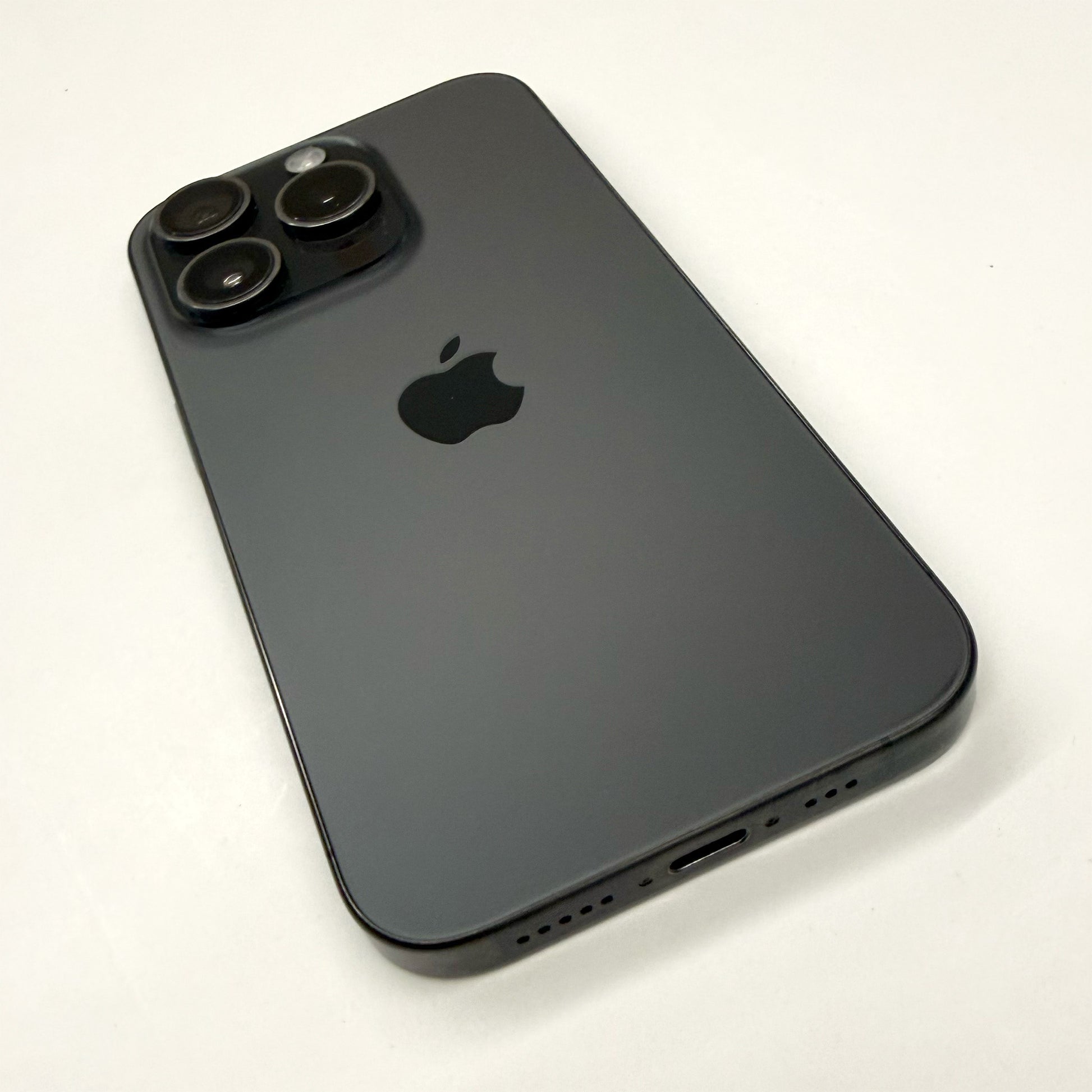 iPhone 15 Pro 128GB Black Titanium A- Grade 100% Battery T8474