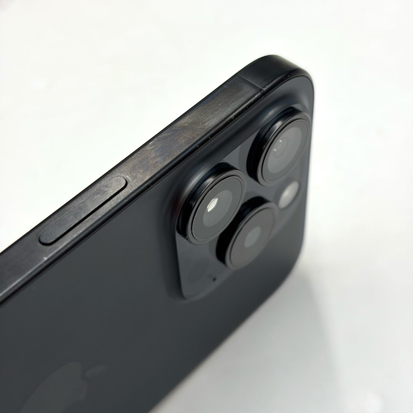 iPhone 15 Pro 128GB Black Titanium B Grade 88% Battery T8617